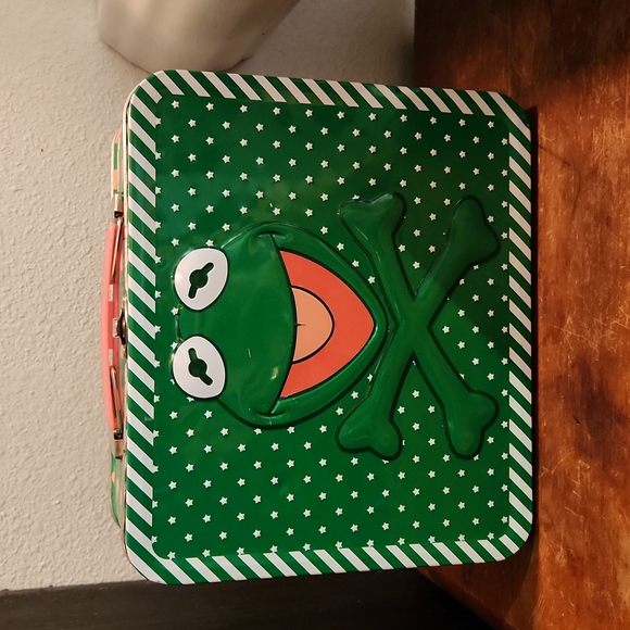 Loungefly Other - LOUNGEFLY - Kermit ( The Muppets) Cross bones metal Lunch box. SOLD